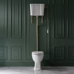 Sanitario WC Tradizionale con Cassetta Alta – Scelta di Leva di Scarico e Copriwater - Richmond