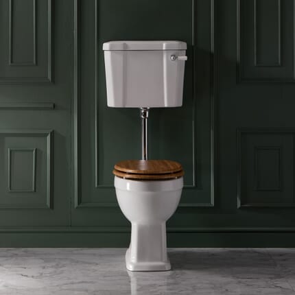 Sanitario WC Tradizionale con Cassetta – Scelta di Leva di Scarico e Copriwater - Richmond
