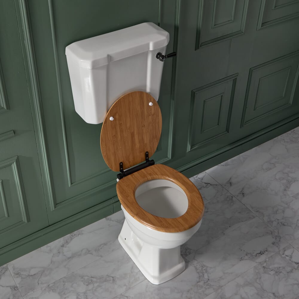 Sanitario Tradizionale Altezza Comfort con Cassetta e Sedile in Rovere - Scelta di Finitura del Kit di Scarico - Richmond