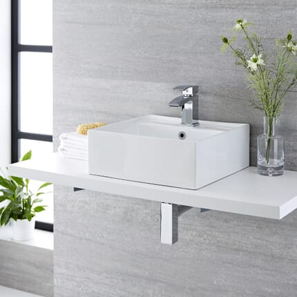 Lavabo Bagno da Appoggio Quadrato in Ceramica da 410mm con Rubinetto Miscelatore – Halwell