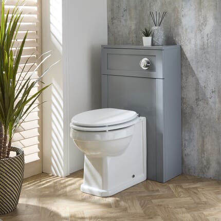 Unità WC Tradizionale da 500mm con Sanitario Richmond a Filo Muro - Scelta di Finiture e Sedile - Warwick