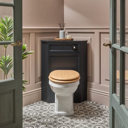 Mobile WC Angolare in Bianco Antico con Sanitario a Filo Muro Richmond - Scelta di Finiture e Sedile - Thornton