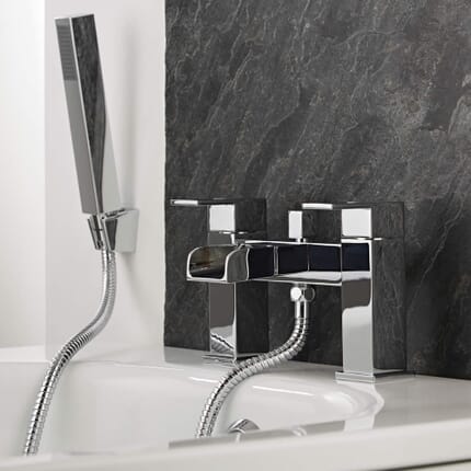 Rubinetteria Vasca da Bagno e Doccia con Miscelatore ed Erogatore ad Effetto Cascata - Cromato - Parade