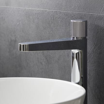 Miscelatore Moderno Monoforo Alto per Lavabo con Pulsante a Pressione - Scelta di Finiture - Idro