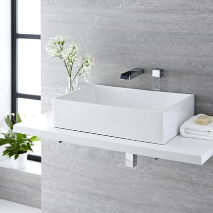 Lavabo da Appoggio Rettangolare Moderno - Bianco - con Miscelatore a Parete - 610 mm x 400 mm - Haldon