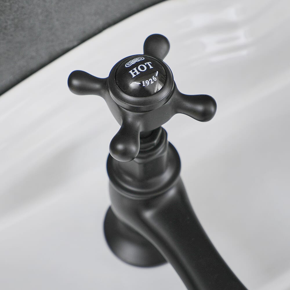 Coppia di rubinetti bagno lavabo alto e bidet Penelope – nero opaco Coppia di rubinetti bagno lavabo alto e bidet Penelope – nero opaco