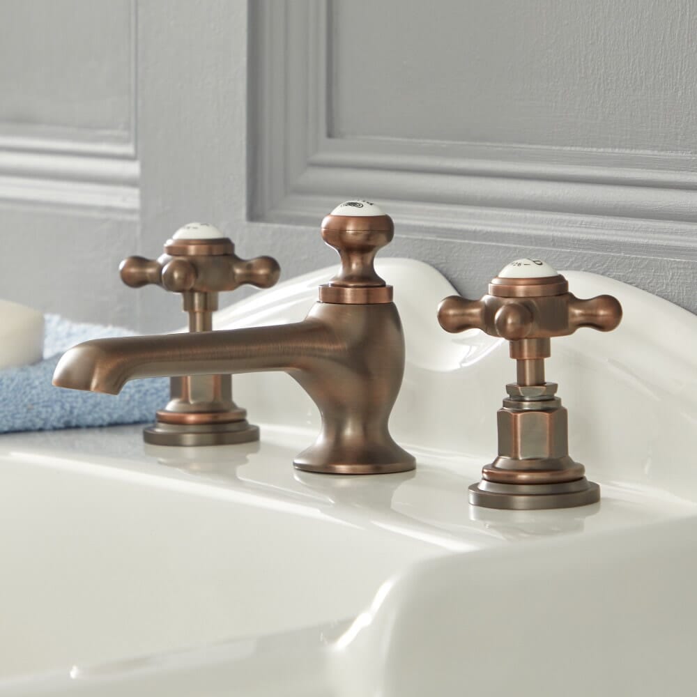 Rubinetto Miscelatore Lavabo a 3 Fori Design Tradizionale Finitura Effetto Bronzo lucidato Olio con Maniglie a Croce - Elizabeth