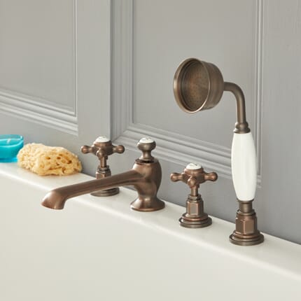 Rubinetto Miscelatore Vasca a 4 Fori con Doccetta Design Tradizionale Effetto Bronzo lucidato con Maniglie a Croce - Elizabeth