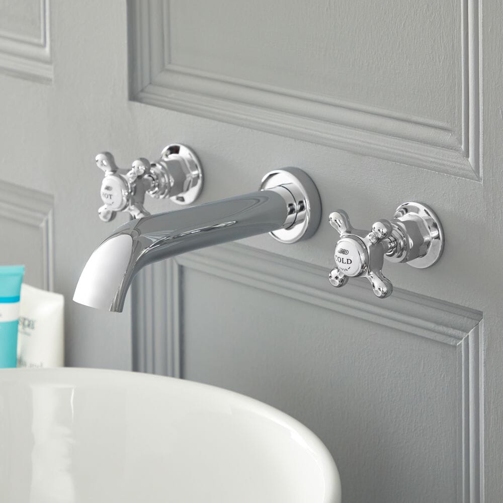 Hudson Reed Elizabeth -  Rubinetto Miscelatore Lavabo a 3 Fori Murale Stile Tradizionale con Maniglie a Croce Disponibile in Diverse Finiture