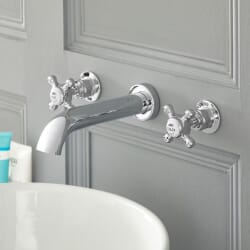 Hudson Reed Elizabeth - Rubinetto Miscelatore Lavabo a 3 Fori Murale Stile Tradizionale con Maniglie a Croce Disponibile in Diverse Finiture