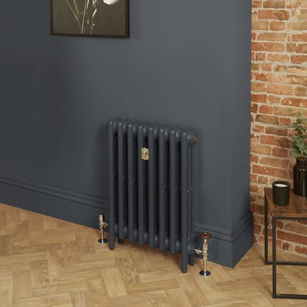 Radiatore Tradizionale in Ghisa a 3 Colonne - Alto 560mm - Finitura Grigio Scuro Railings di Farrow & Ball - Mercury