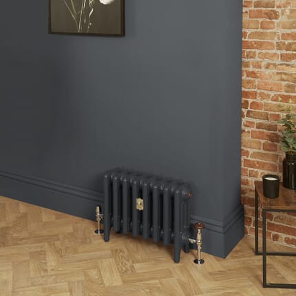 Radiatore Tradizionale in Ghisa a 4 Colonne - Alto 560mm - Finitura Grigio Scuro Railings di Farrow & Ball - Mercury