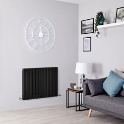 Radiatore di Design Orizzontale Nero - Colonne Piatte Arrotondate - Delta