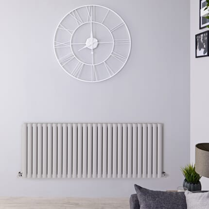Radiatore di Design Orizzontale Moderno - Pannello Doppio - Grigio Chiaro - 635mm x 1652mm - Revive