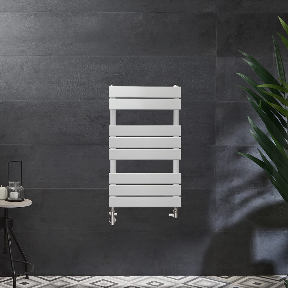 Scaldasalviette Misto Bianco  - 825mm x 450mm - incl. 400 Watt Elemento Riscaldante e Valvole - Lustro