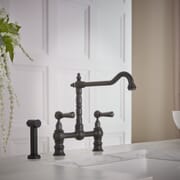 Miscelatore Classico da Cucina a Ponte con Spray Estraibile - Scelta di Finitura - Elizabeth