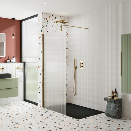 Box Doccia Walk-In Ottone Spazzolato in Vetro Scanalato con Piatto Doccia Effetto Ardesia - Scelta di Dimensioni ed Opzioni con Anta Paraspruzzi