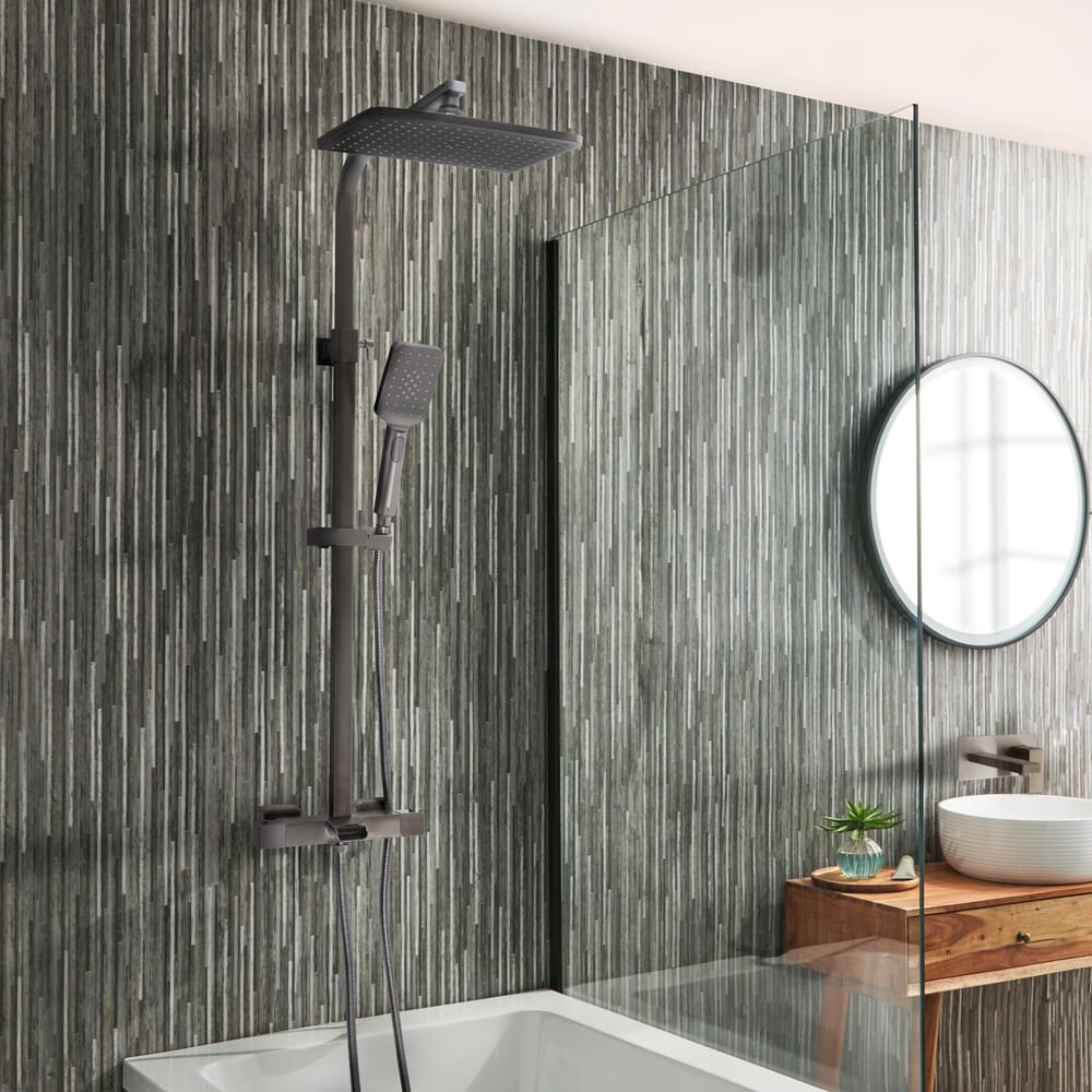 Colonna Doccia con Miscelatore Termostatico a Barra con Soffione Quadrato, Doccetta ed Erogatore per Vasca - Scelta della Finitura - Tolima