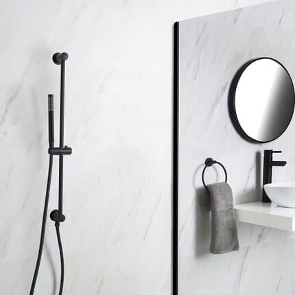 Kit Doccia Moderno con Asta Saliscendi, Doccetta e Presa d’Acqua – Nox
