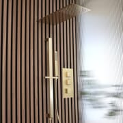 Sistema Doccia con Miscelatore Termostatico con Soffione e Asta Saliscendi con Doccetta (2 Vie) - Oro Satinato - Lyra