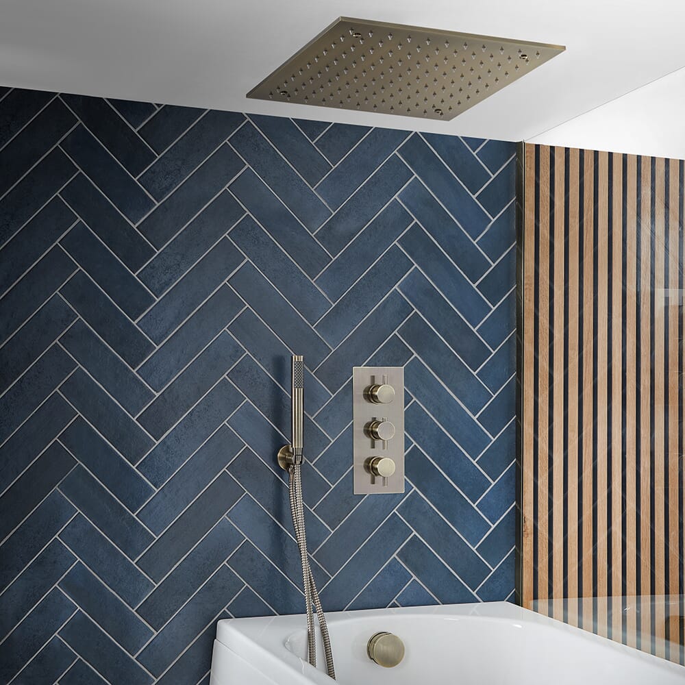 Doccia Termostatica con Soffione Doccia Incassato a Soffitto, Doccetta ed Erogatore Vasca - Ottone Antico  - Alama