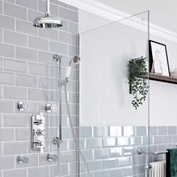 Set Doccia Tradizionale con Miscelatore Termostatico con Deviatore, Soffione a Soffitto da 200mm, Doccetta con Asta Saliscendi e Idrogetti - Cromato e Bianco - Elizabeth
