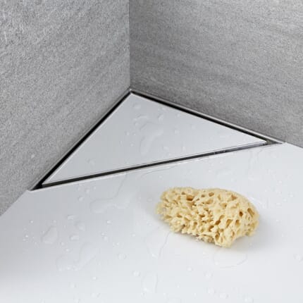 Kit Completo di Canaletta Doccia Angolare e Griglia 250mm con Inserto Piastrellabile in Acciaio Inox