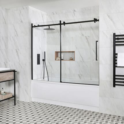 Vasca da Bagno Rettangolare con Parete Scorrevole Nera e Pannello Frontale - Scelta di Dimensioni - Sandford