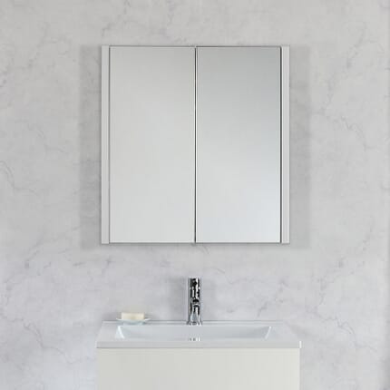 Armadietto da Bagno con Specchio, Ripiani Interni e 2 Ante 650mm x 617mm - Cluo