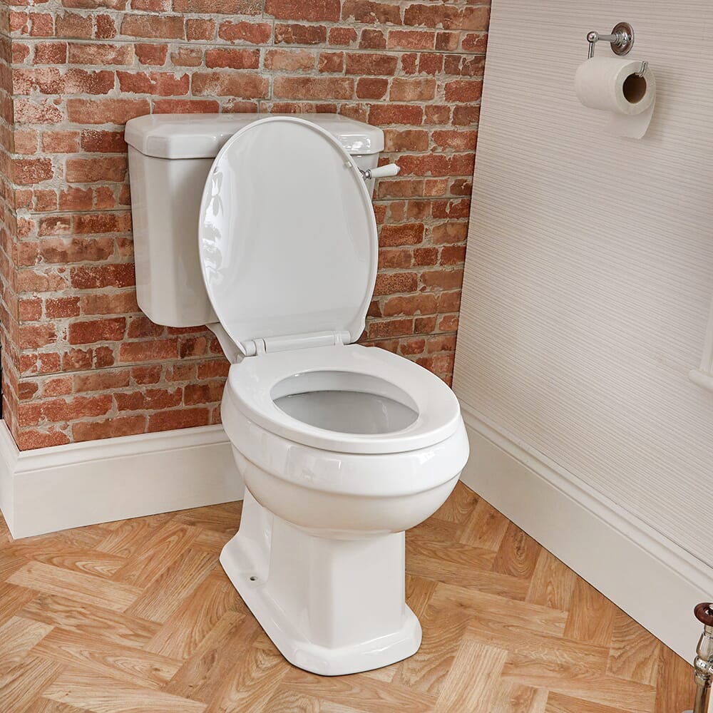 Set Bagno Tradizionale Completo di Sanitario WC Monoblocco e Lavabo con Consolle - Richmond